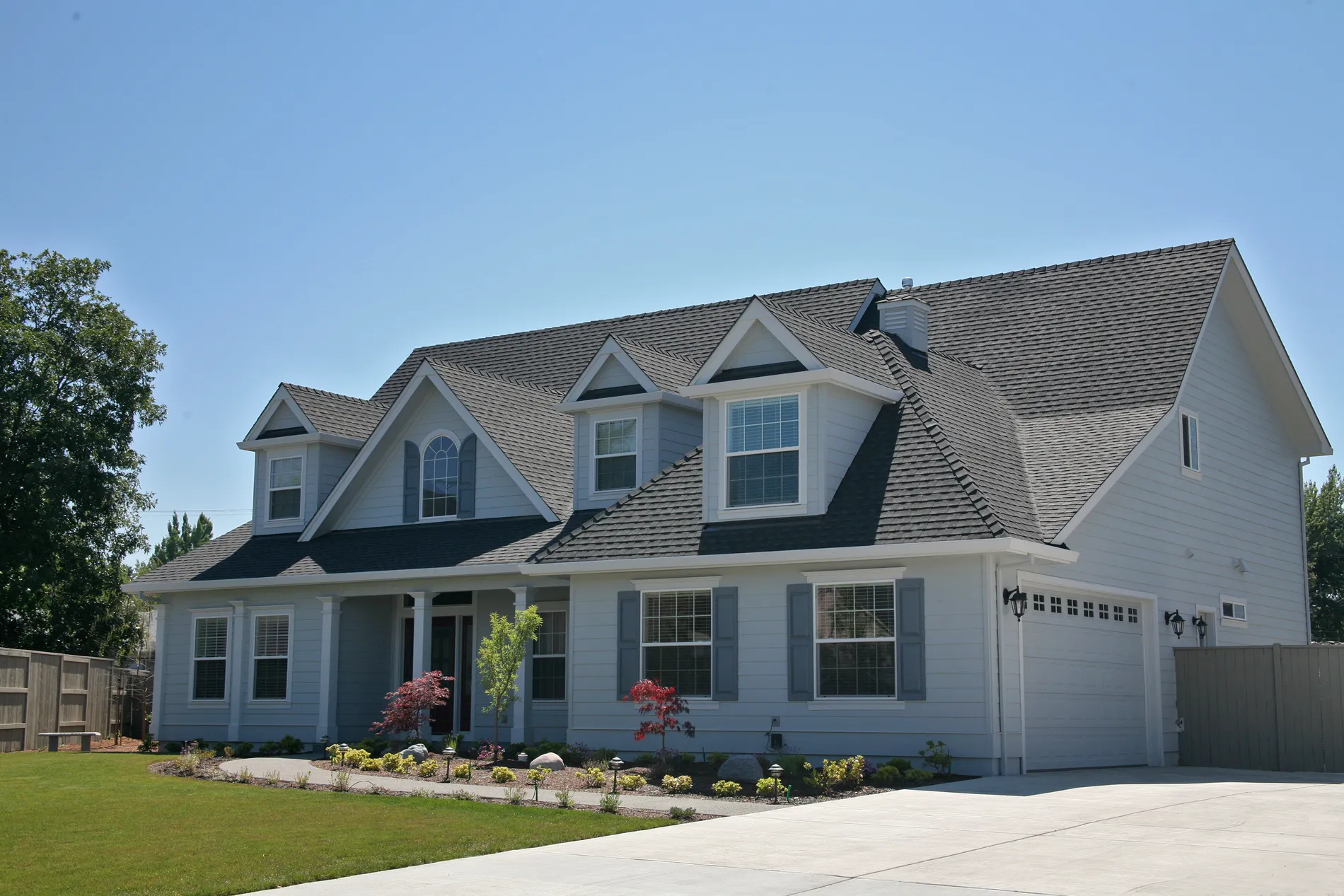 the benefits of working with a licensed roofing company